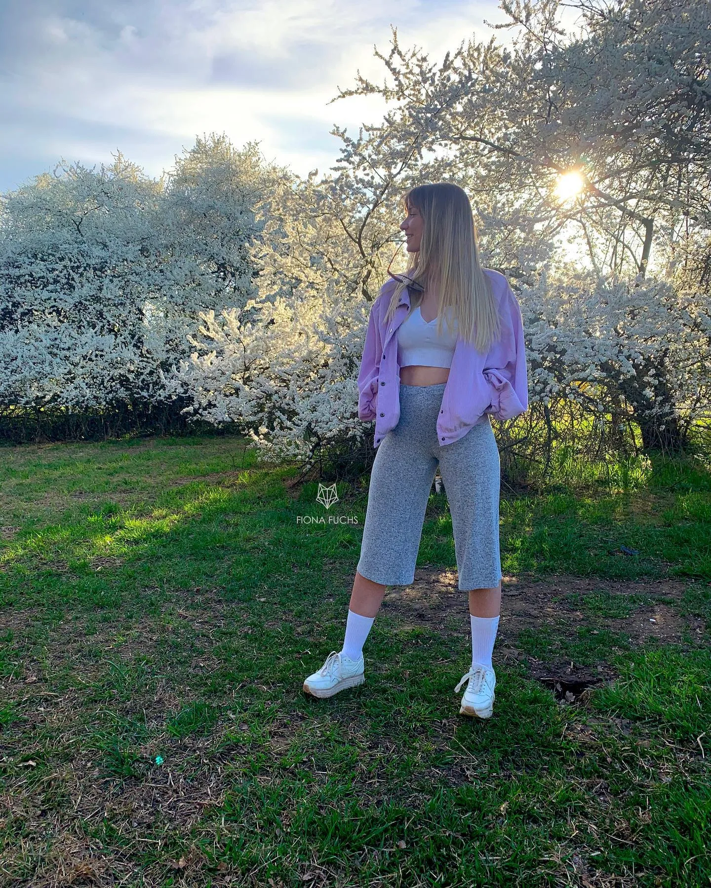Fiona Fuchs Frühlings-Spaziergang Lifestyle